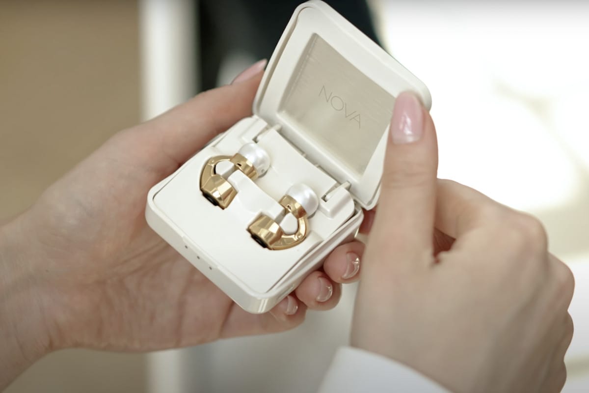 Earring and earbud combination: a unique dual function accessory