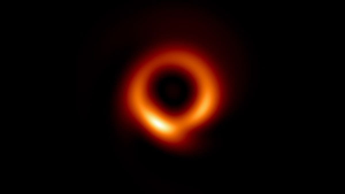 Machine learning helps researchers capture sharper image of black hole