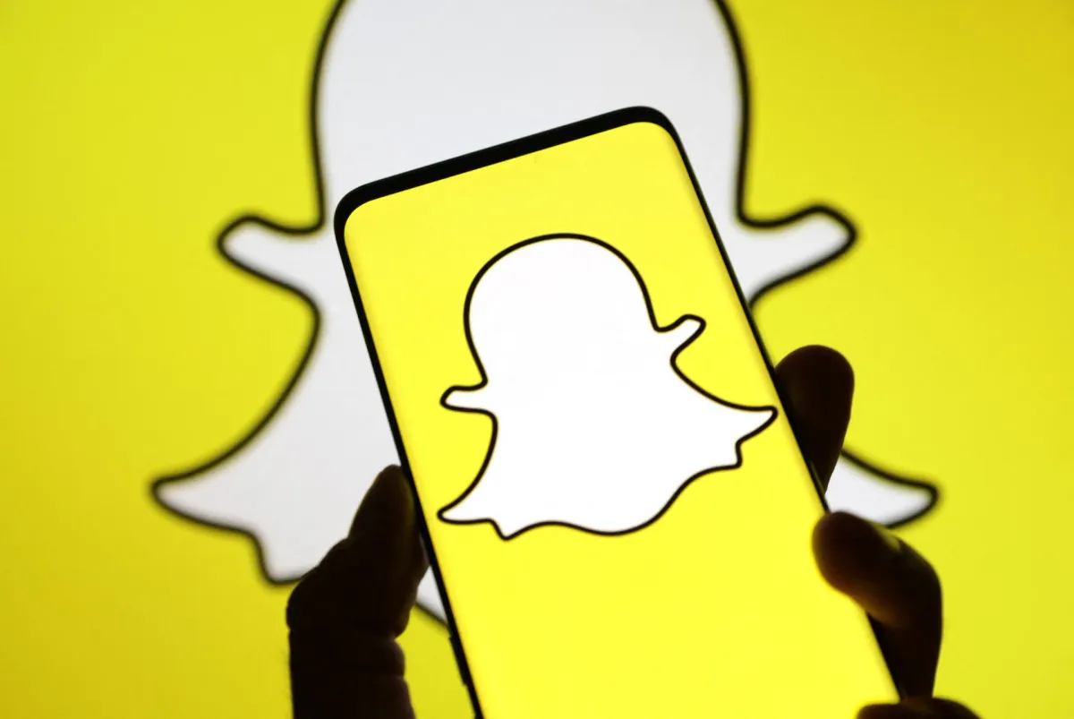 Snapchat adds live location sharing and ChatGPT integration for all users