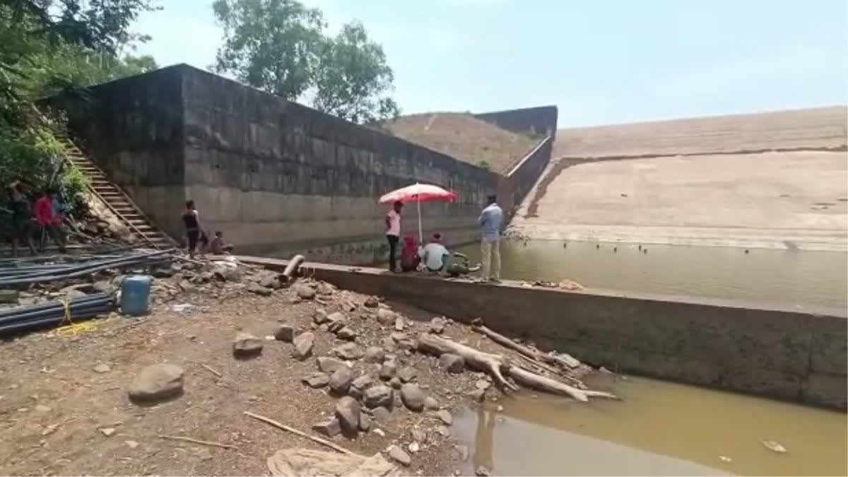 Official faces suspension for draining massive reservoir to retrieve lost phone
