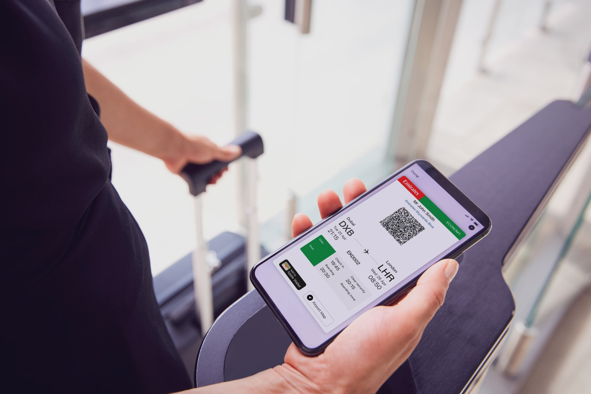 Emirates goes digital: Passengers to use mobile boarding passes