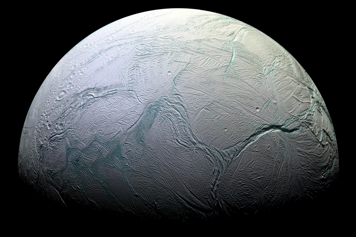 James Webb captures plumes of water on Saturn's moon