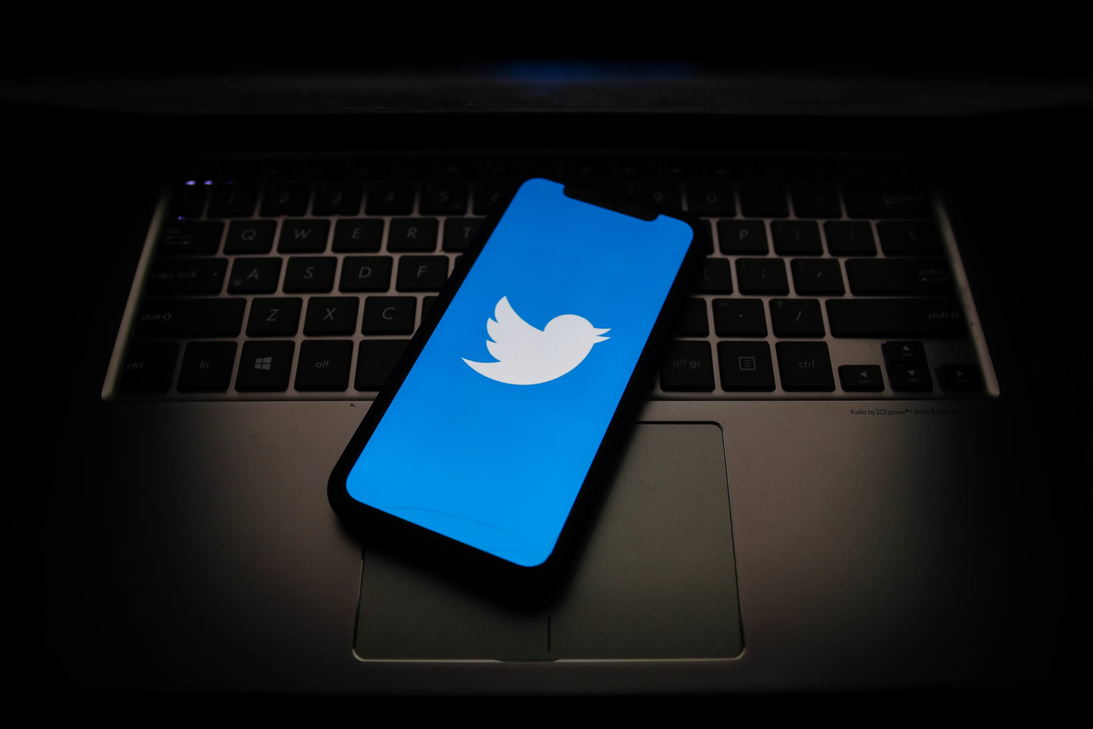 Twitter implements tweet reading limits