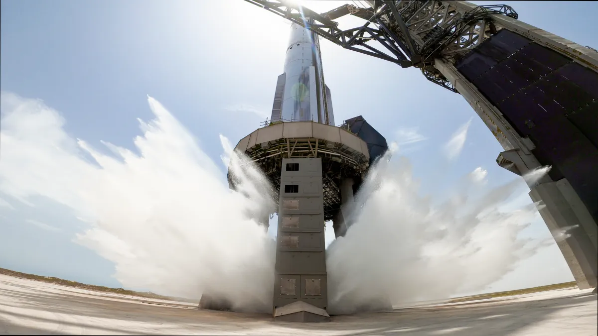 SpaceX tests "mega steel pancake" water deluge system for Starship