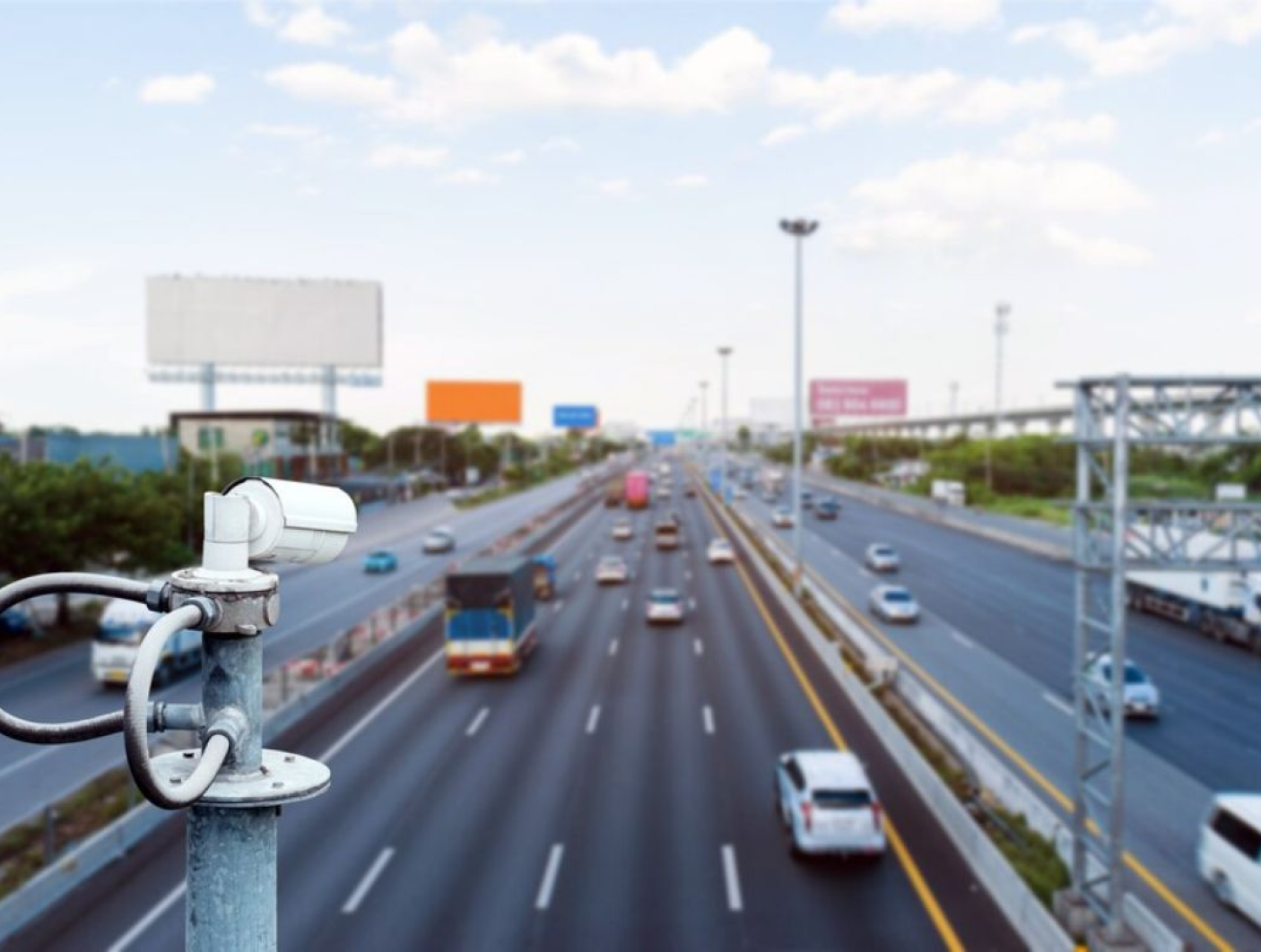Number of traffic cameras on UAE roads: statistics