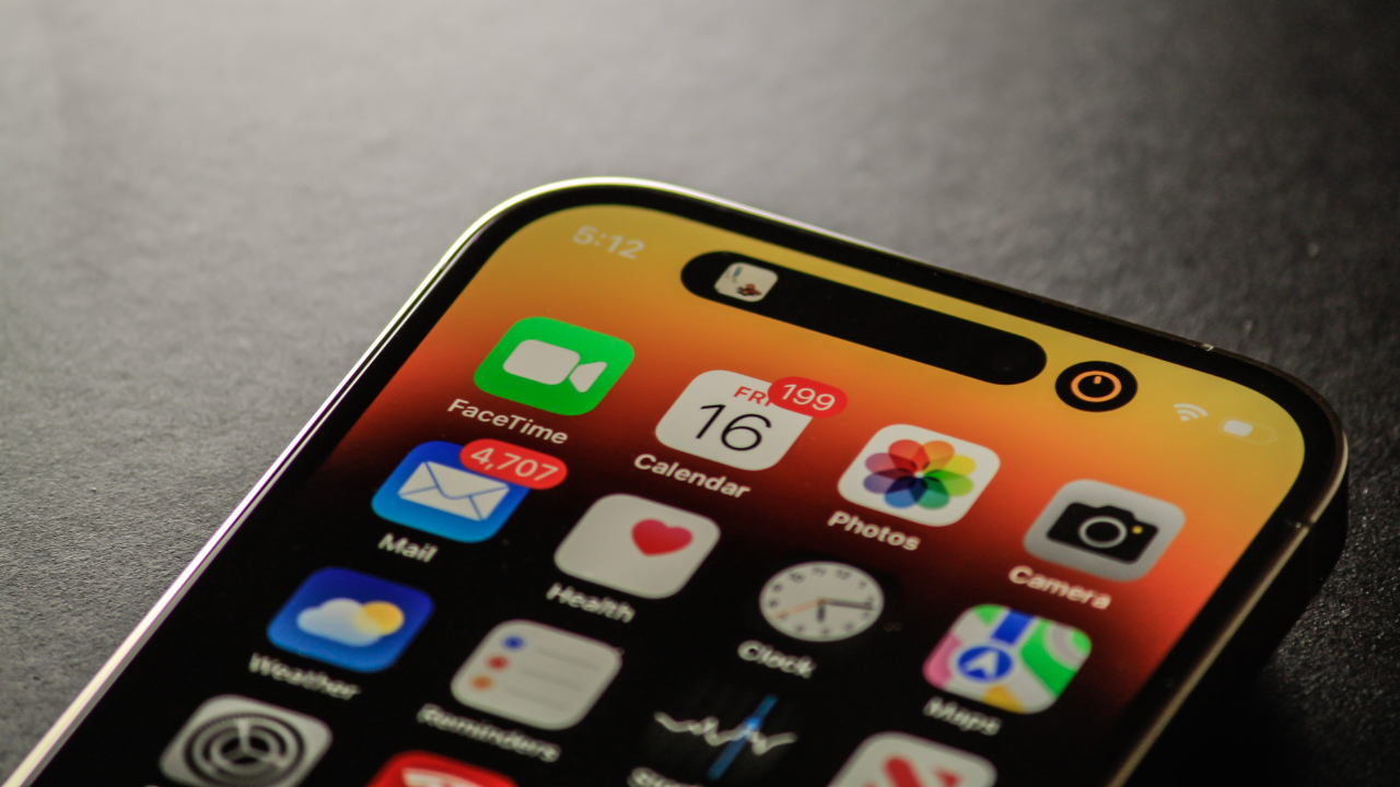 Apple to implement sideloading for EU iPhone users in early 2024