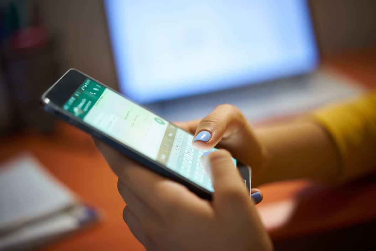 WhatsApp introduces Discord-like voice chat feature for large groups