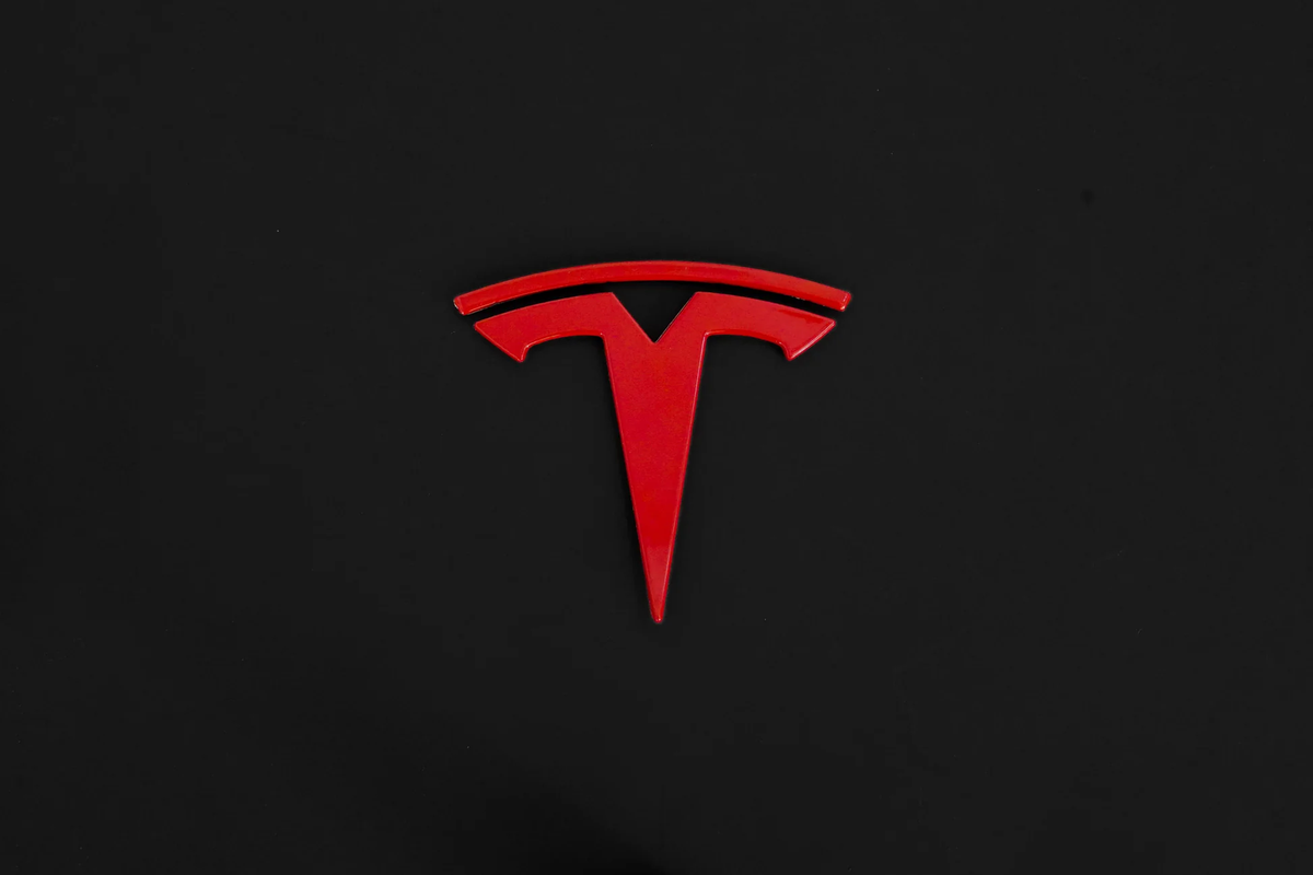Tesla enhances Phone Key performance with UWB connectivity