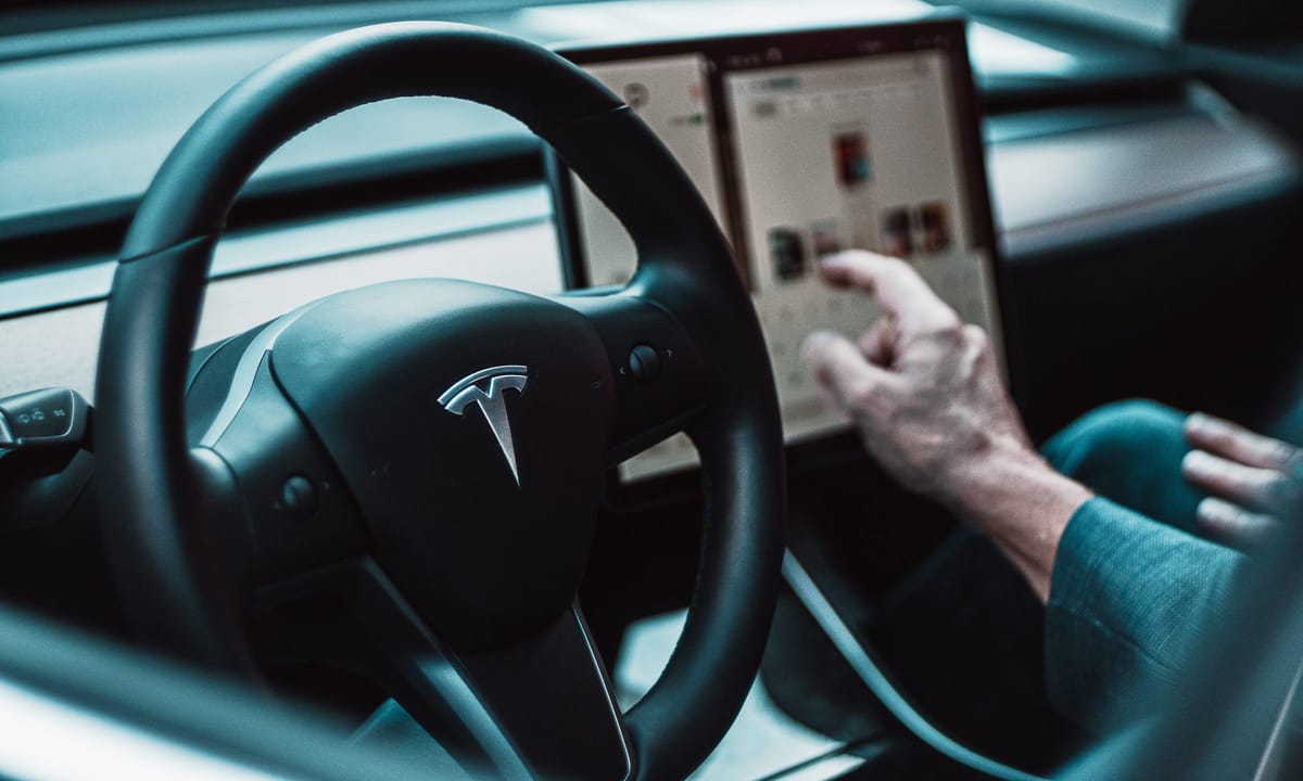 Tesla introduces mandatory full self-driving test drives for customers in North America