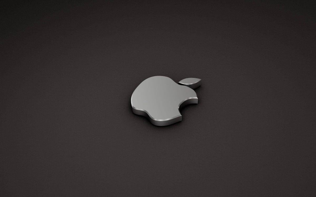 Apple shares hit record high amid AI investment