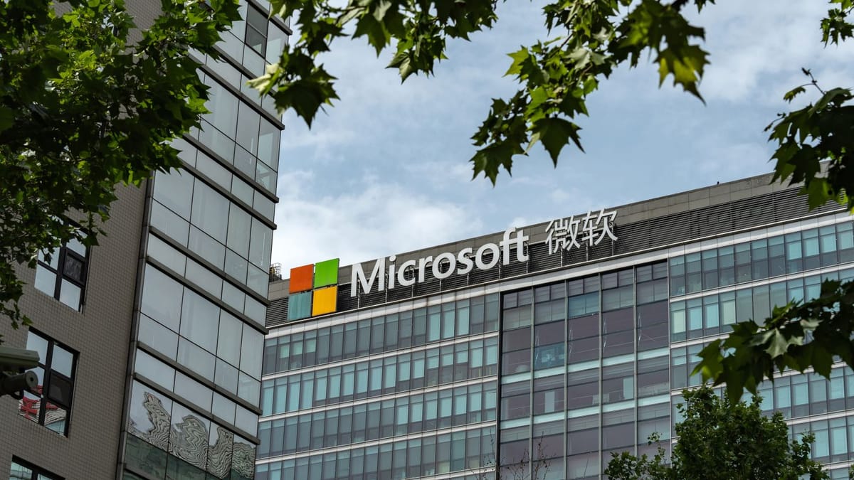 Microsoft China bans Android, mandates staff use iPhones