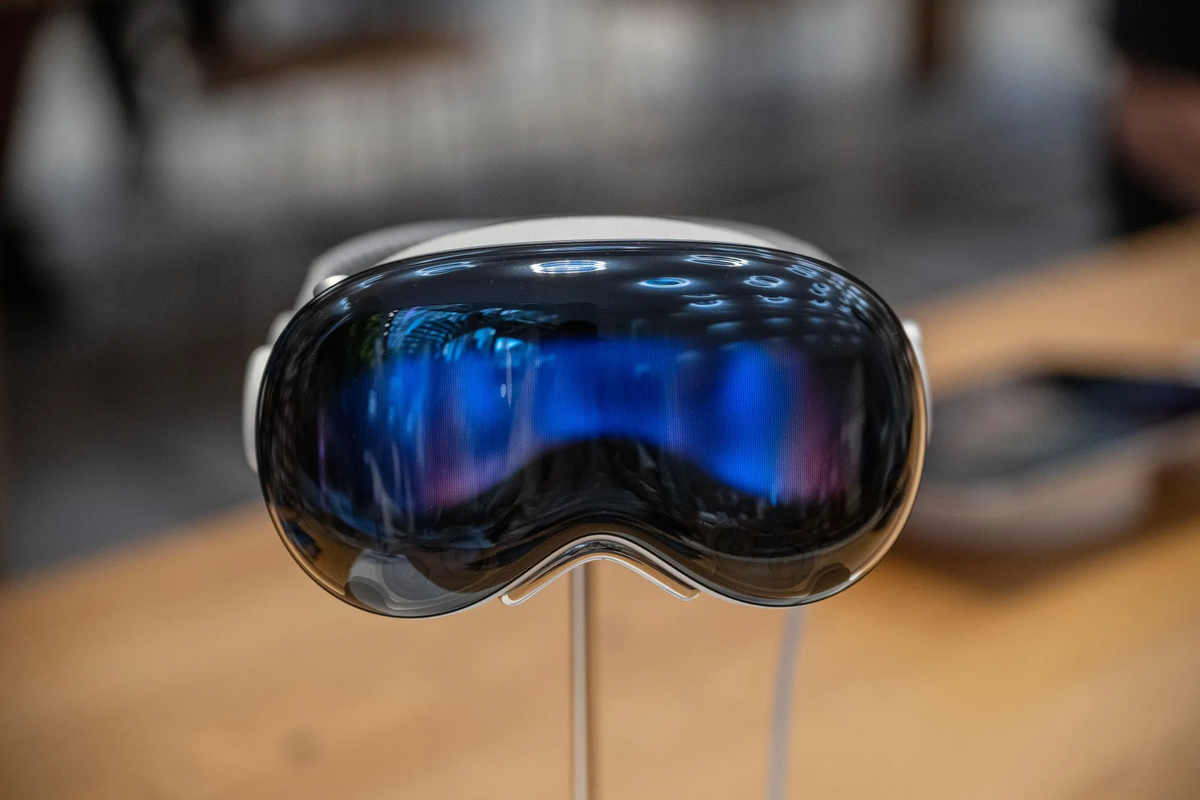 Apple may release $2,000 Vision headset next year, report suggests