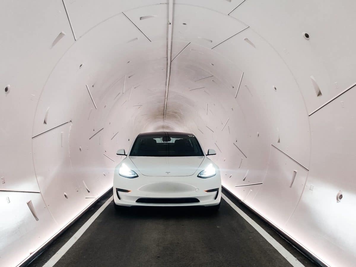 Dubai and Elon Musk Unveil 'Dubai Loop'—A High-Speed Underground Transit System