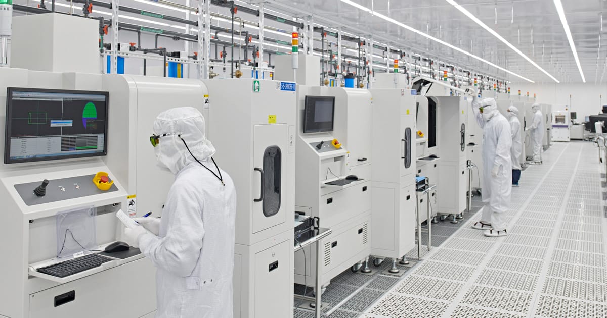 Apple to Shift Part of Its Production to the U.S.