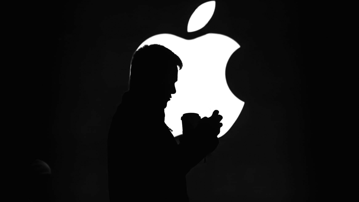 Apple Flew in Five Planes of iPhones Ahead of Tariffs