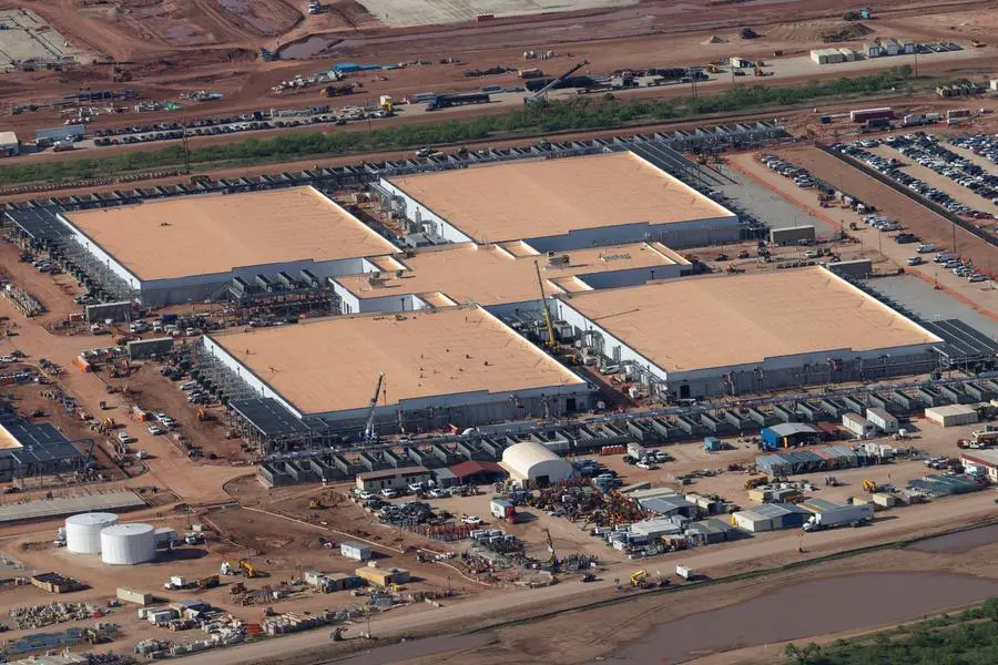 Abu Dhabi–backed G42 looks beyond Nvidia for AI campus