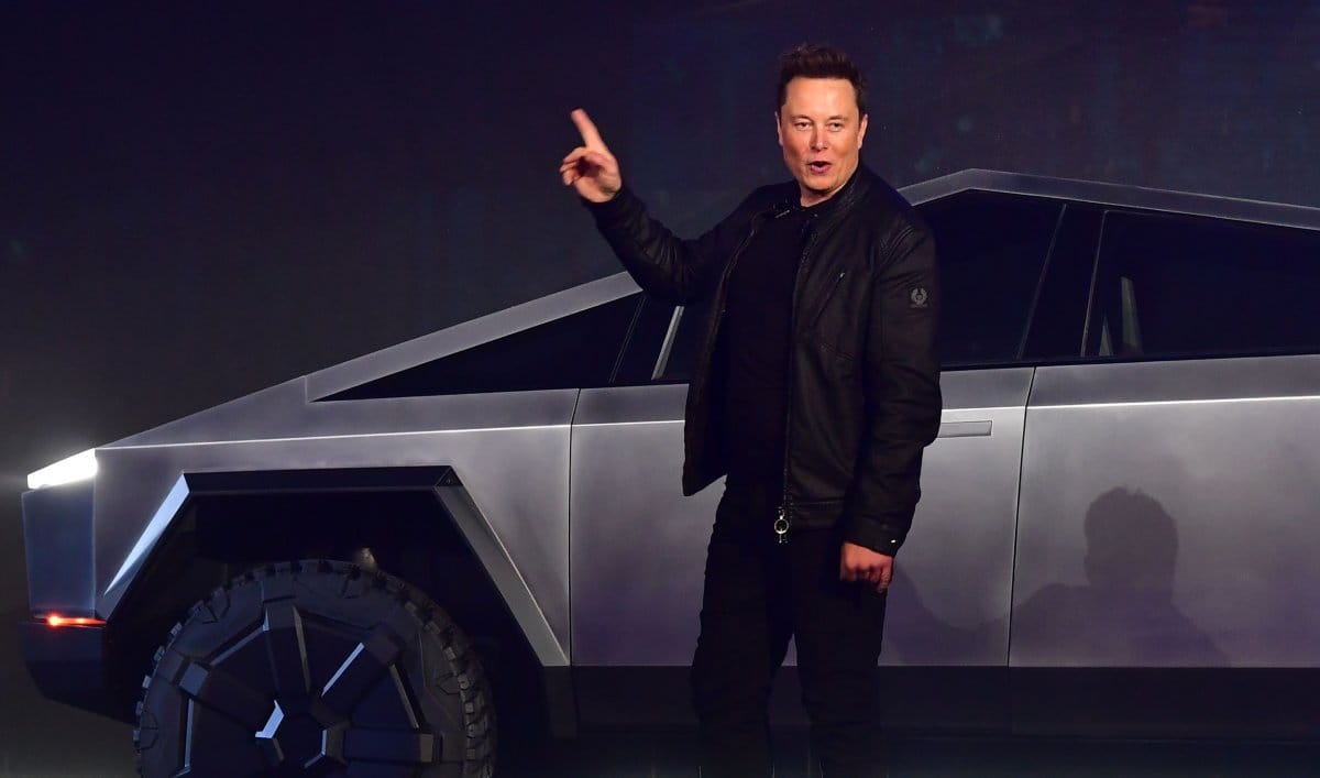 SpaceX purchases over 1,000 Cybertrucks, supporting Tesla’s sales metrics