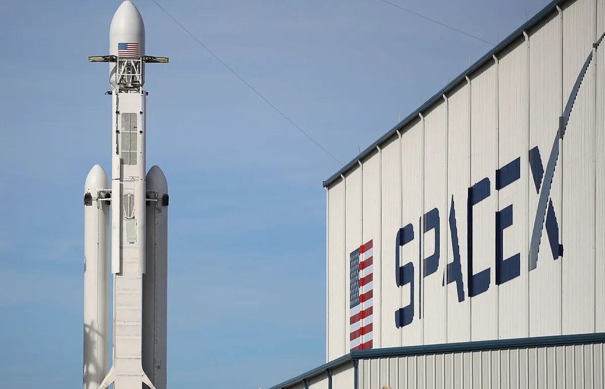 Musk confirms SpaceX–xAI merger talks to fund AI expansion