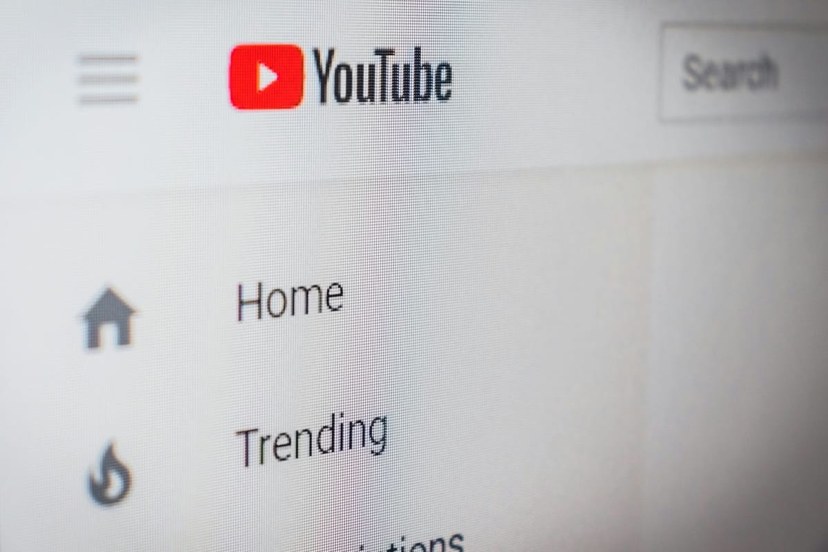 Users report changes to YouTube embedded player layout