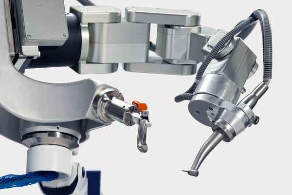 Fully-automatic robot dentist performs world's first procedure on human patient