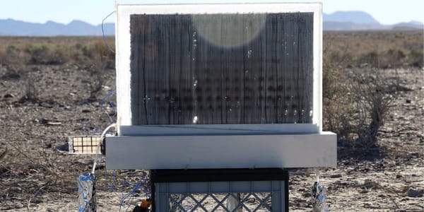 MIT engineers build a device that pulls drinking water from dry desert air