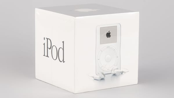 First-Generation iPod from 2001 sells for record price