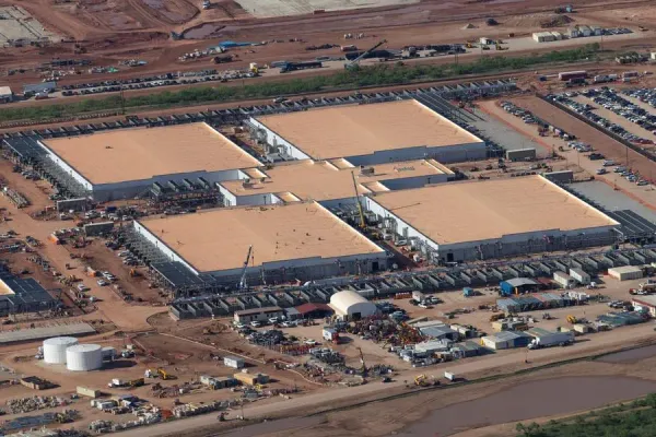 Abu Dhabi–backed G42 looks beyond Nvidia for AI campus
