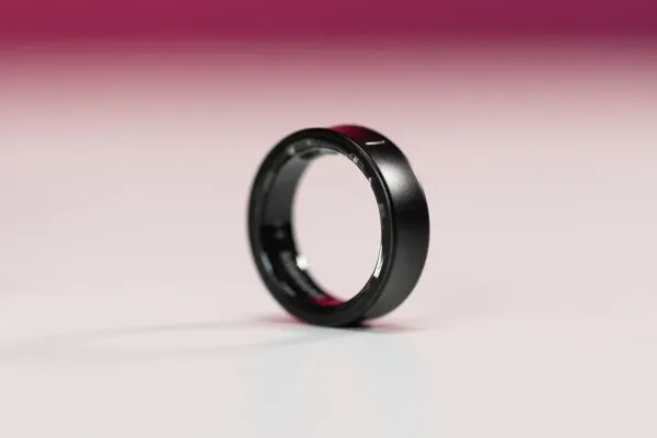 Samsung Galaxy Ring battery issue traps user’s finger