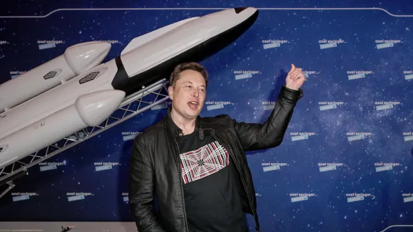 Elon Musk says SpaceX could begin building a Mars base within 5–7 years
